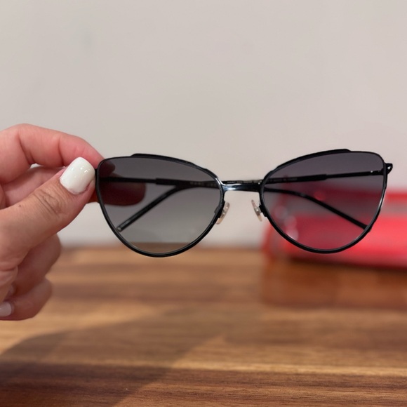 Marc by Marc Jacobs Black Cat Eye Sunglasses w/ Red Case 100% Authentic Women's - Picture 16 of 16